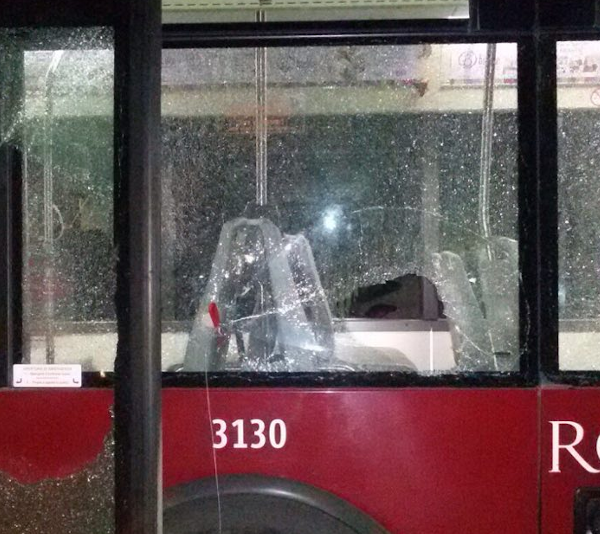 Autobus danneggiato a Roma da cinque ragazzini