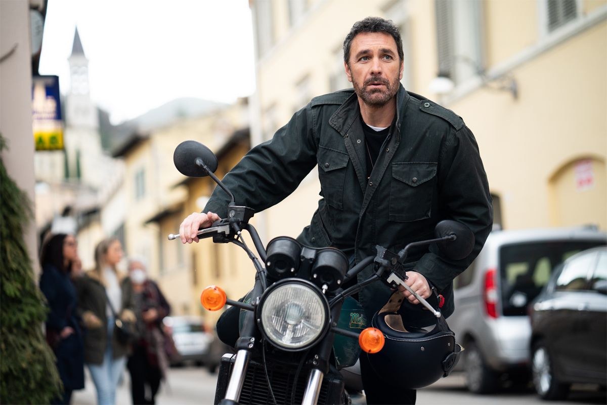 Raoul Bova alias Don Massimo in Don Matteo 13, la stagione 14 si farà