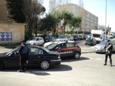 Controlli dei carabinieri a Tor Bella Monaca per spaccio di droga