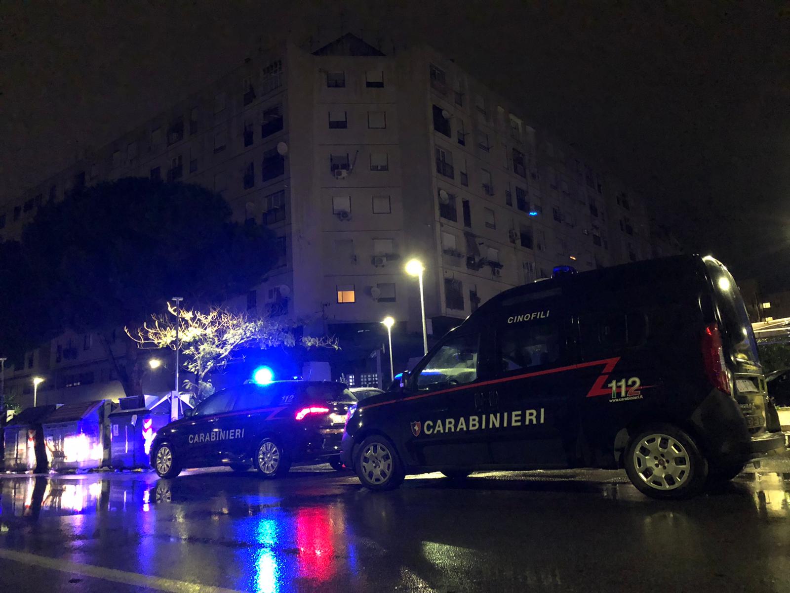 I Carabinieri a Tor Bella Monaca per arrestare l'autore di un brutale pestaggio e rapina