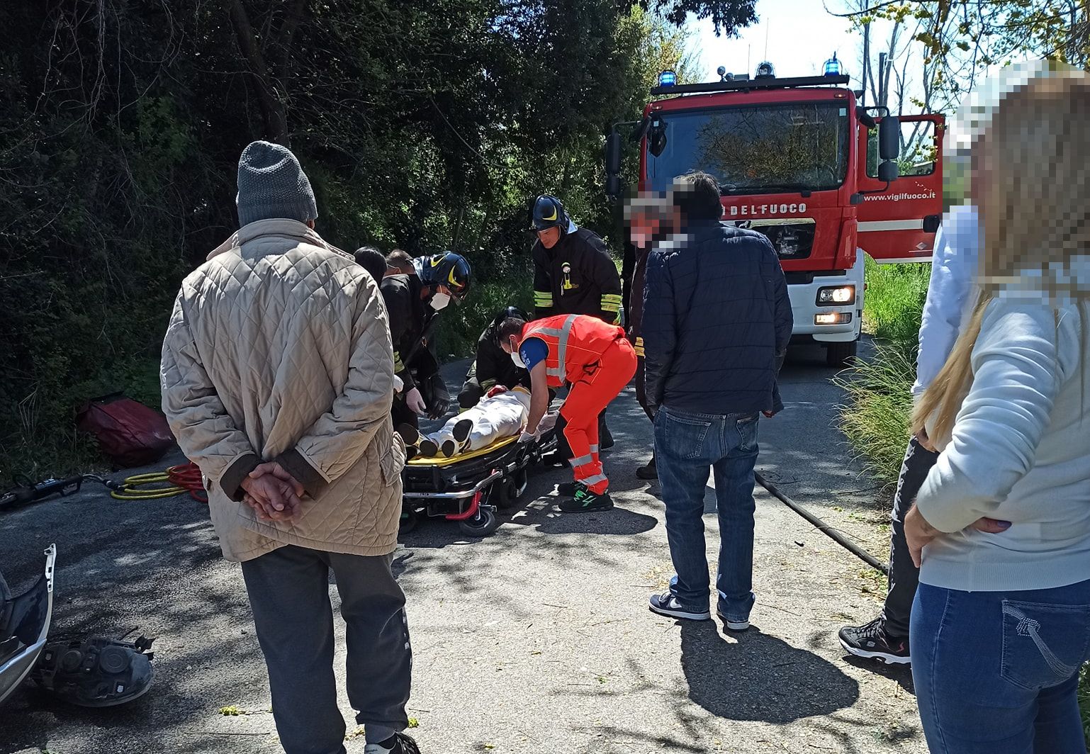 Vigili del Fuoco e 118 intervenuti per l'incidente ad Ardea in Via Strampelli