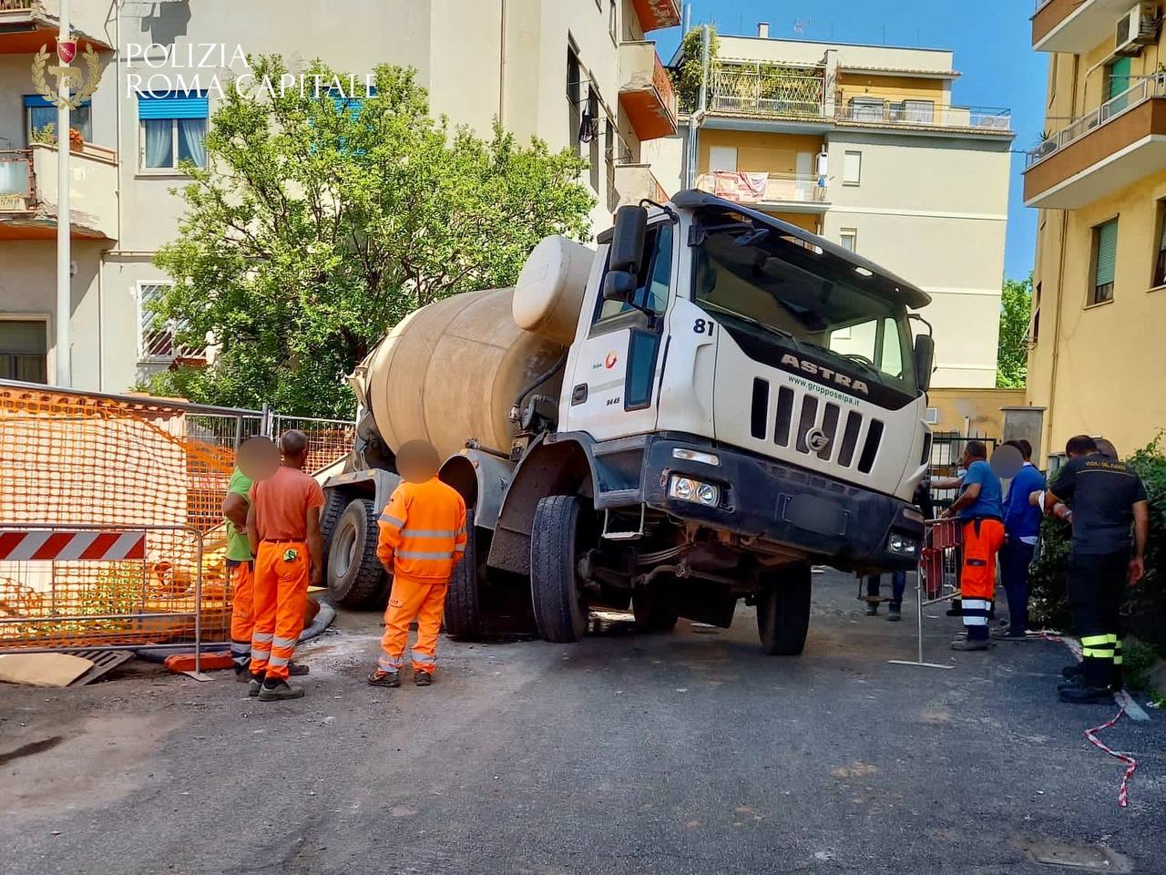 Voragine Pigneto Polizia Locale