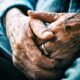 minacce ai nonni per comperare la droga