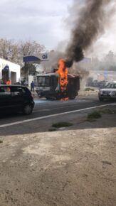 incendio mezzo AMA via Prenestina a Roma