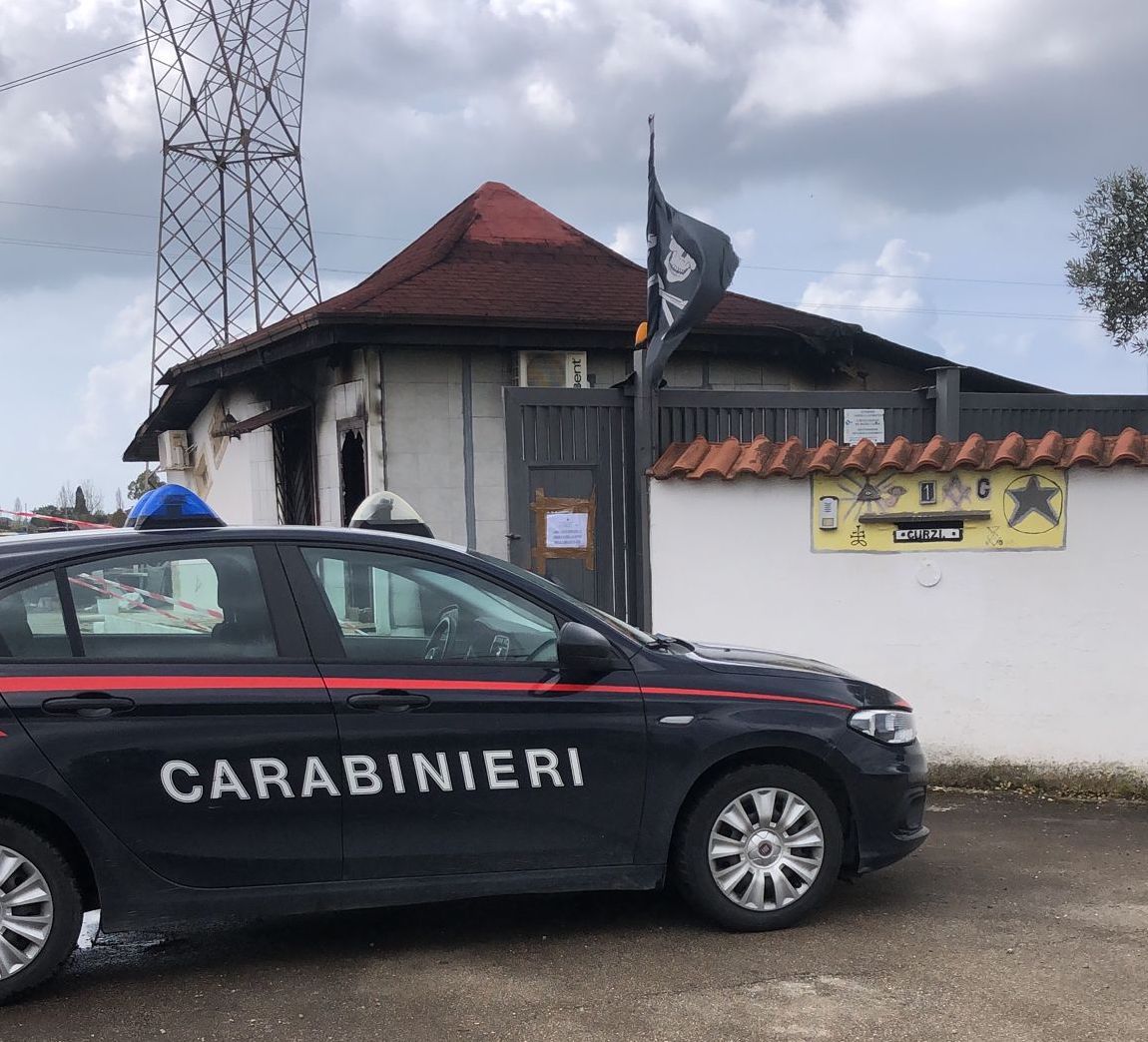 incendio Aprilia morte carbonizzate due persone