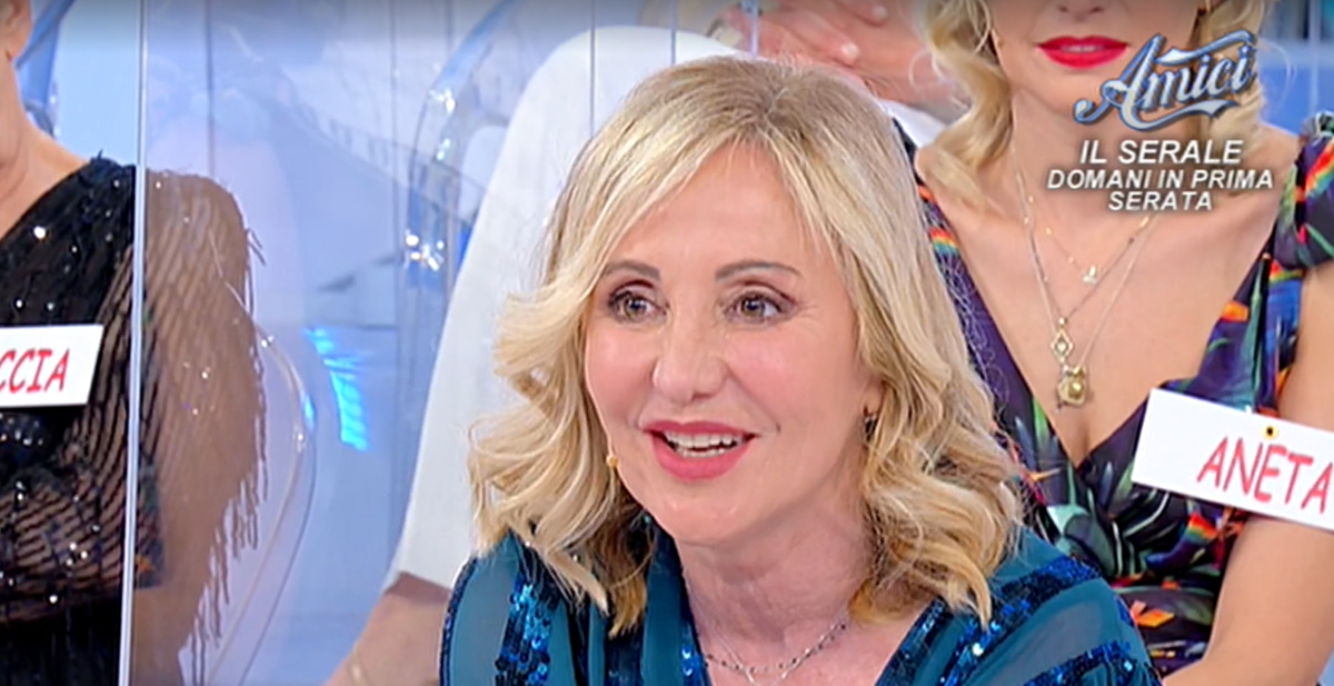 Laura di Uomini e Donne, la corteggiatrice di Biagio in studio