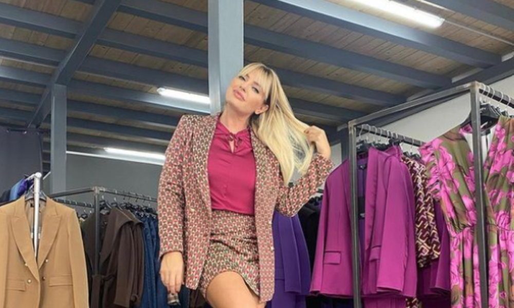 Manila Nazzaro: chi è, età, carriera, figli, chi è l’ex marito, fidanzato, Instagram e foto Manila Nazzaro: chi è, età, carriera, figli, chi è l’ex marito, fidanzato, Instagram e foto