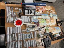 La droga sequestrata durante l'operazione anti spaccio a Roma nord della Polizia Locale