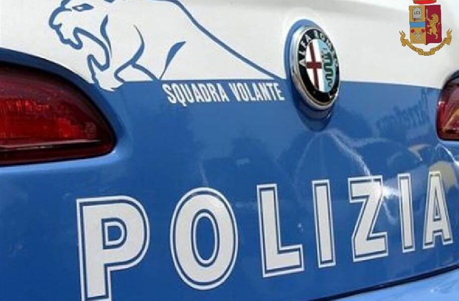 Rubano una cisterna con oltre 1000 litri di gasolio, poi aggrediscono gli agenti e distruggono la volante Rubano una cisterna con oltre 1000 litri di gasolio, poi aggrediscono gli agenti e distruggono la volante