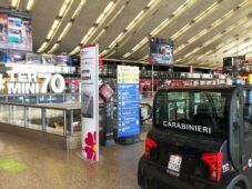 Controlli carabinieri alla stazione Termini