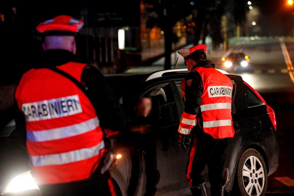 Blitz dei Carabinieri a Termini: oltre 150 persone identificate (FOTO)