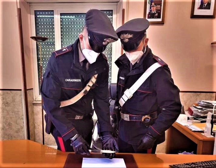 L'arma usata sequestrata dai Carabinieri