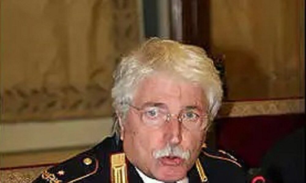 Roma piange Giovanni Catanzaro: lo storico vigile amato da tutti Roma piange Giovanni Catanzaro: lo storico vigile amato da tutti