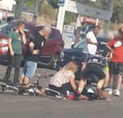 Incidente in via Aurelia: ciclista ferito da un parabrezza, intervento della polizia