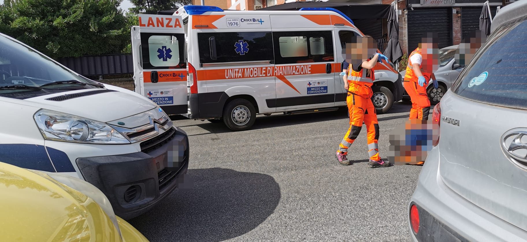 Ambulanza a Roma per l'anziano di 90 anni investito oggi