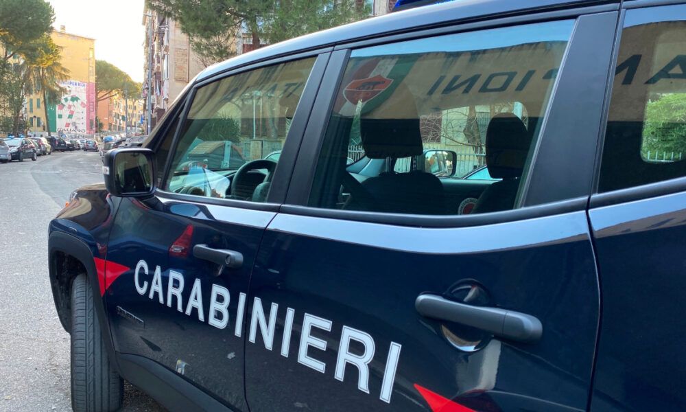 Trovata a casa con grandi quantità di droga e tutto l’occorrente per la vendita: nei guai una donna Trovata a casa con grandi quantità di droga e tutto l’occorrente per la vendita: nei guai una donna