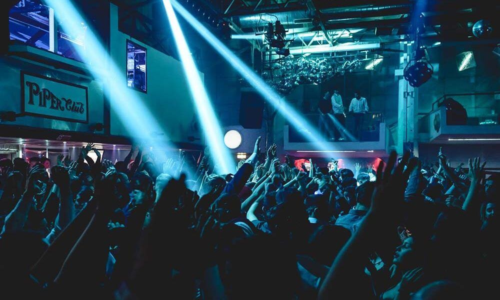 Roma, chiusa per 4 giorni la discoteca Piper: troppe risse e violenze Roma, chiusa per 4 giorni la discoteca Piper: troppe risse e violenze
