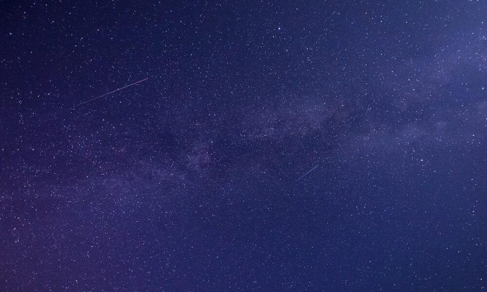 San Lorenzo, come fotografare le stelle cadenti: guida e istruzioni per regolare la fotocamera San Lorenzo, come fotografare le stelle cadenti: guida e istruzioni per regolare la fotocamera