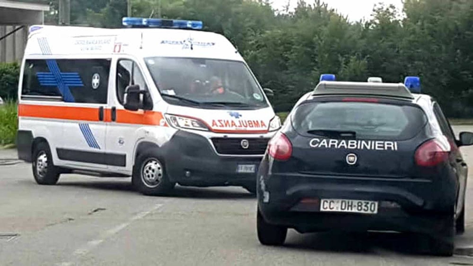 Carabinieri ambulanza per incidente mortale