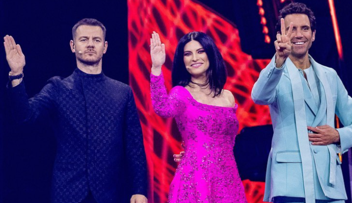 Laura Pausini, Mika e Alessandro Cattelan che presentano l'Eurovision 2022 - ascolti tv