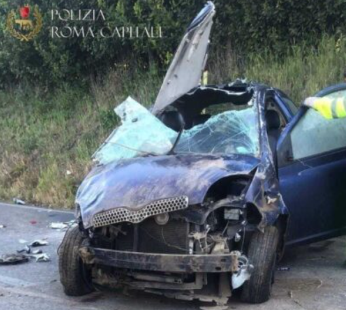 L'auto sulla quale viaggiava Daniele Ridolfi, il 22enne morto in via di Boccea