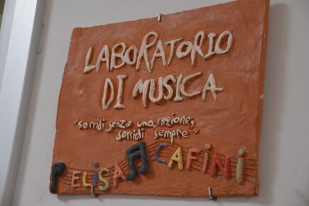 Il laboratorio di musica inaugurato a Pomezia nella scuola Orazio