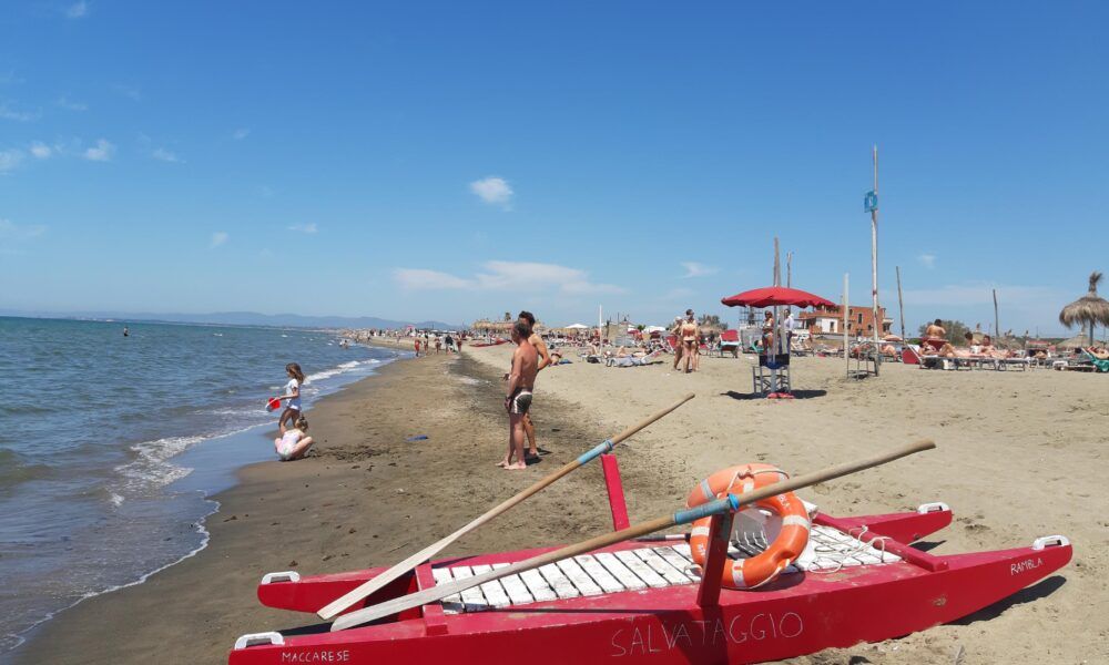 mancanza di bagnini spiagge libere Ostia