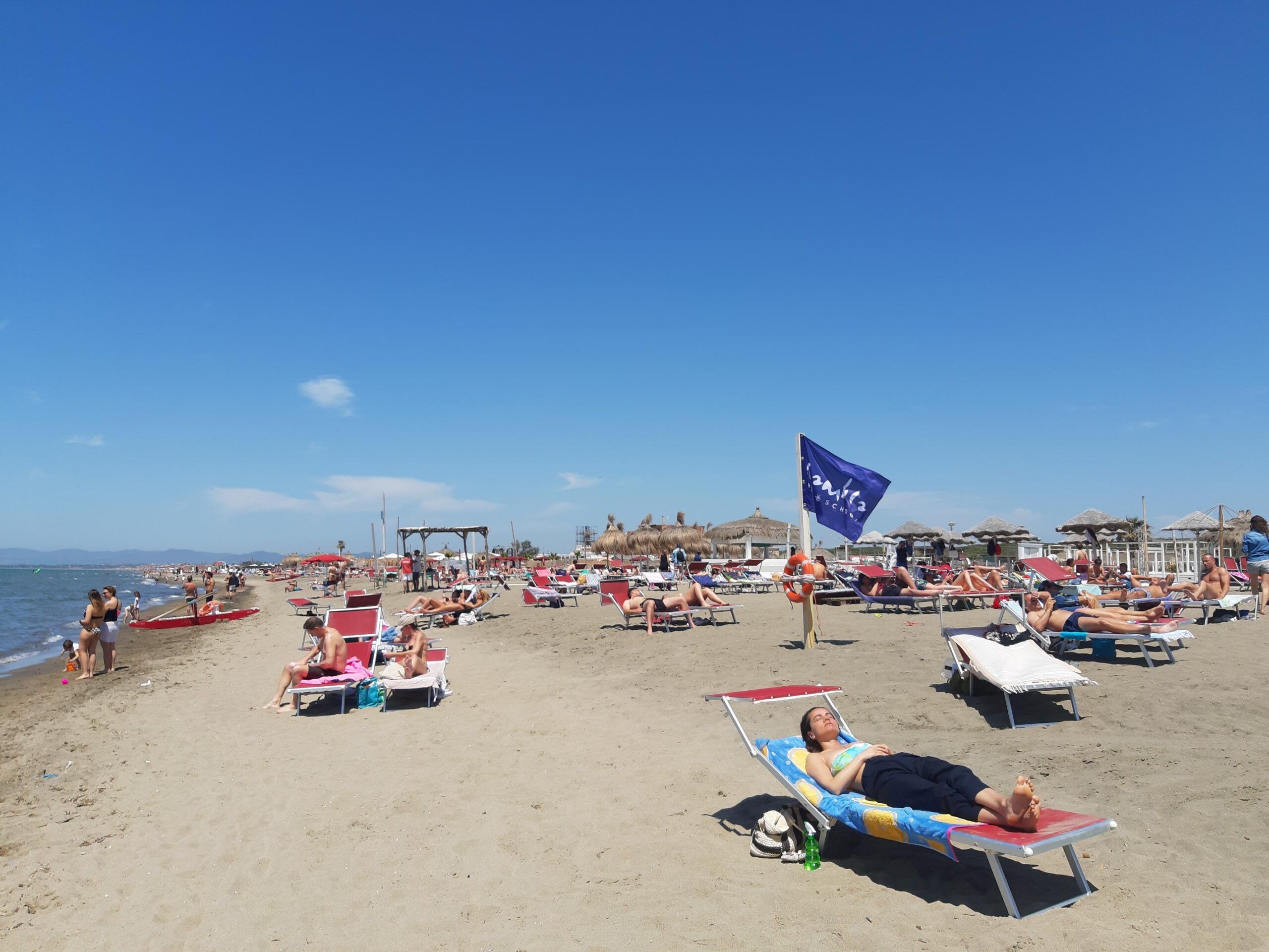 Spiaggia dove è stato individuato il 27enne fuggito dai domiciliari