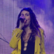 Silvia Luna la voce dei Matia Bazar durante un'esibizione