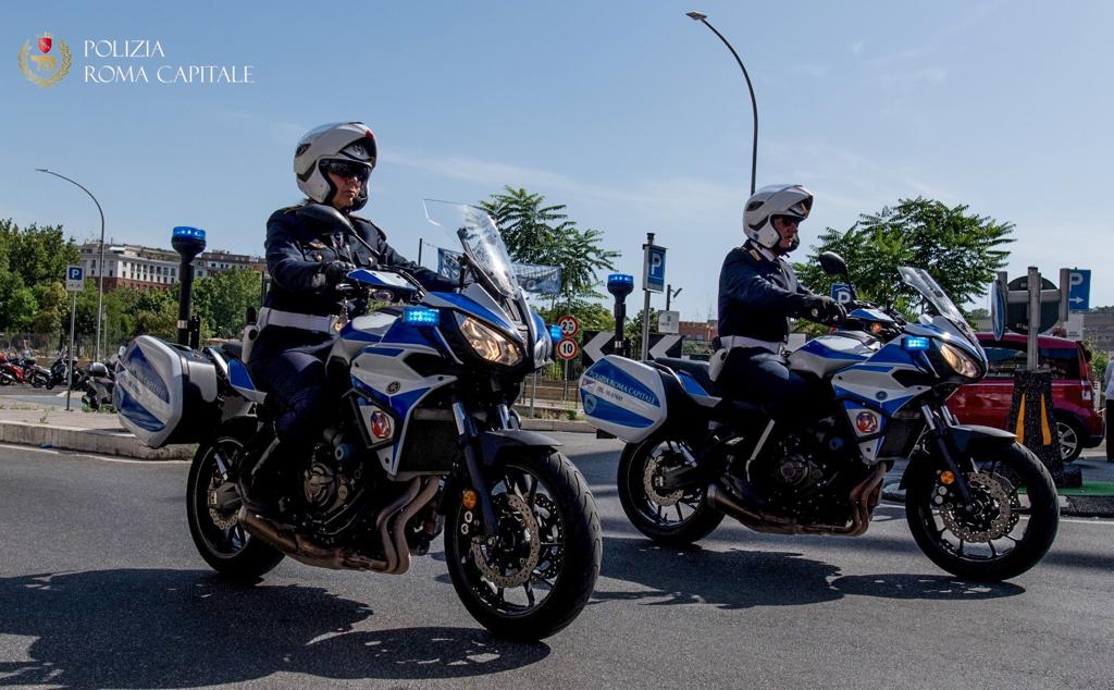 rapina collana inseguito da polizia in moto