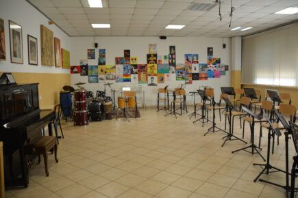 Il laboratorio di musica inaugurato a Pomezia nella scuola Orazio