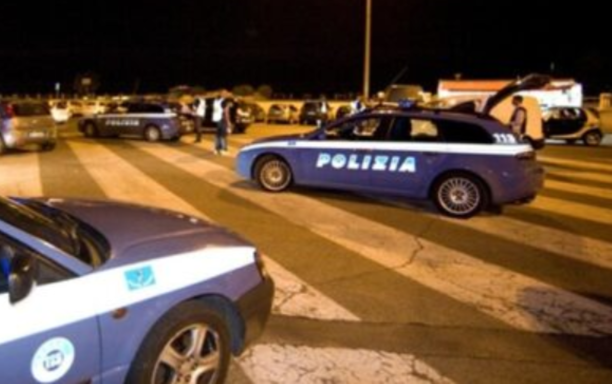 La Polizia che scopre il bazar del furto a Ostia