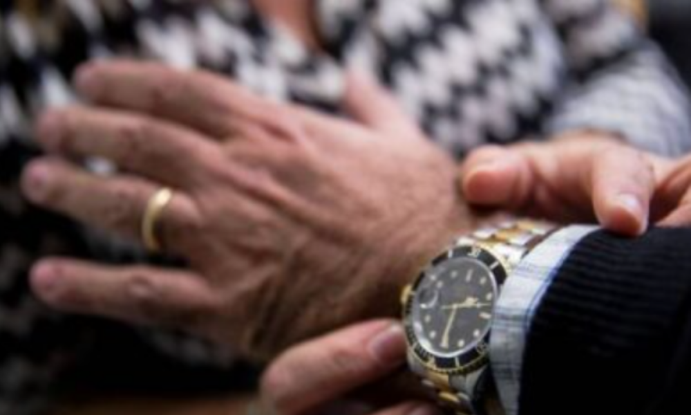 Roma, banda dei Rolex in azione con due rapine lampo: 110 mila euro in mezz’ora Roma, banda dei Rolex in azione con due rapine lampo: 110 mila euro in mezz’ora