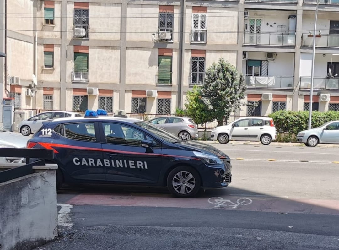 suicidio via Monte Cervialto carabinieri