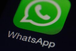 come cambiare colore ai messaggi di whatsapp