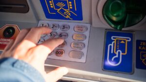 Truffa del bancomat: raggirata una 40enne di Monte Compatri
