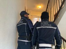 Polizia Locale controlli per truffa a Prenestino