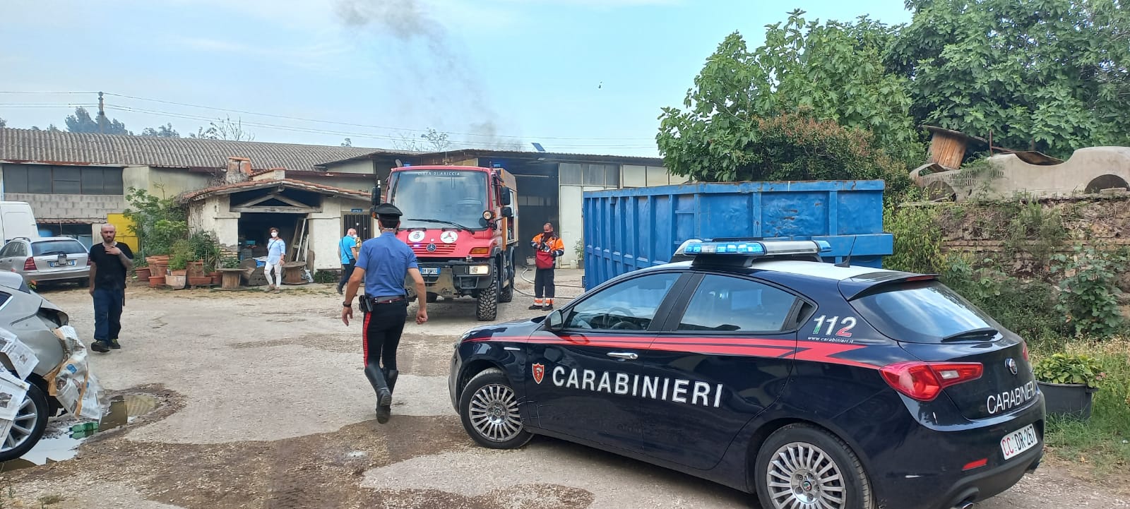 Incendio pomezia via messico oggi con intervento Vigili del Fuoco e Carabinieri