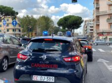 Ancora una donna anziana vittima di una rapina. Prima la distraggono e poi la derubano, arrestato 34enne dai Carabinieri.