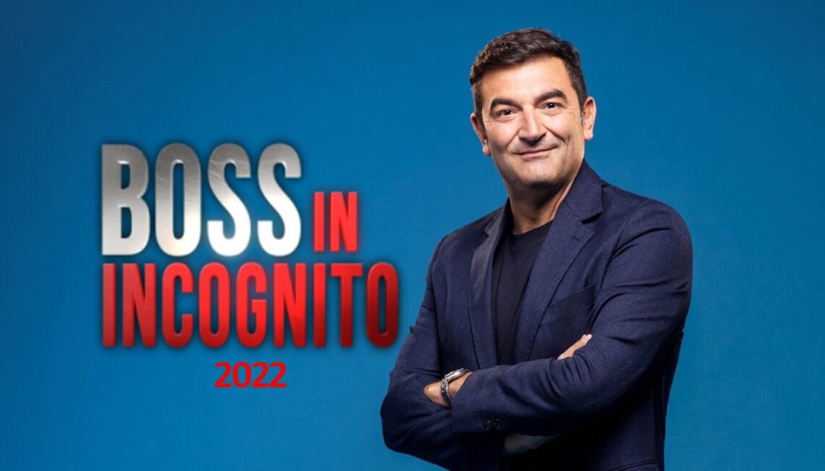 Max Giusti che presenta Boss in Incognito