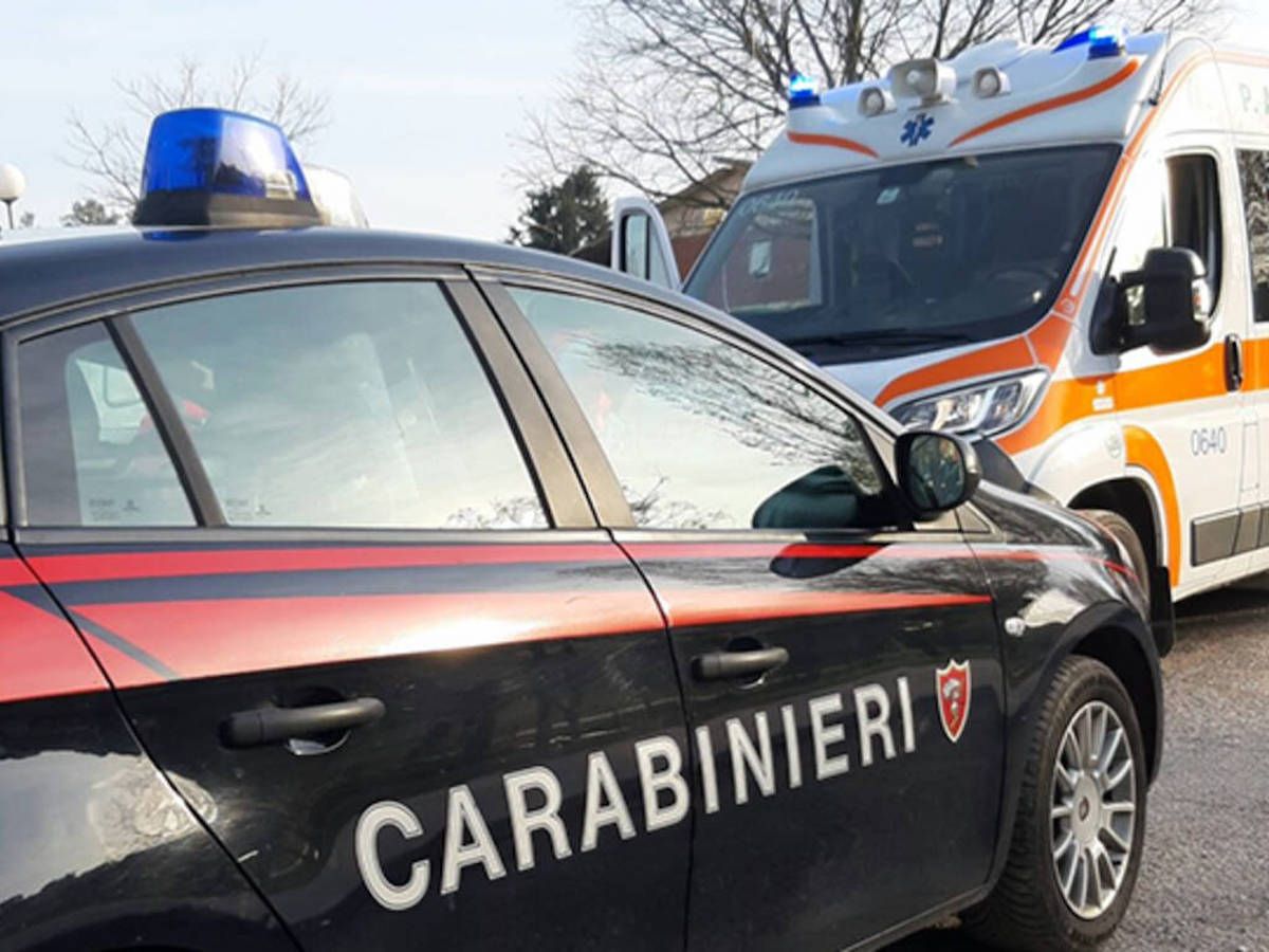 Carabinieri e ambulanza a Nettuno
