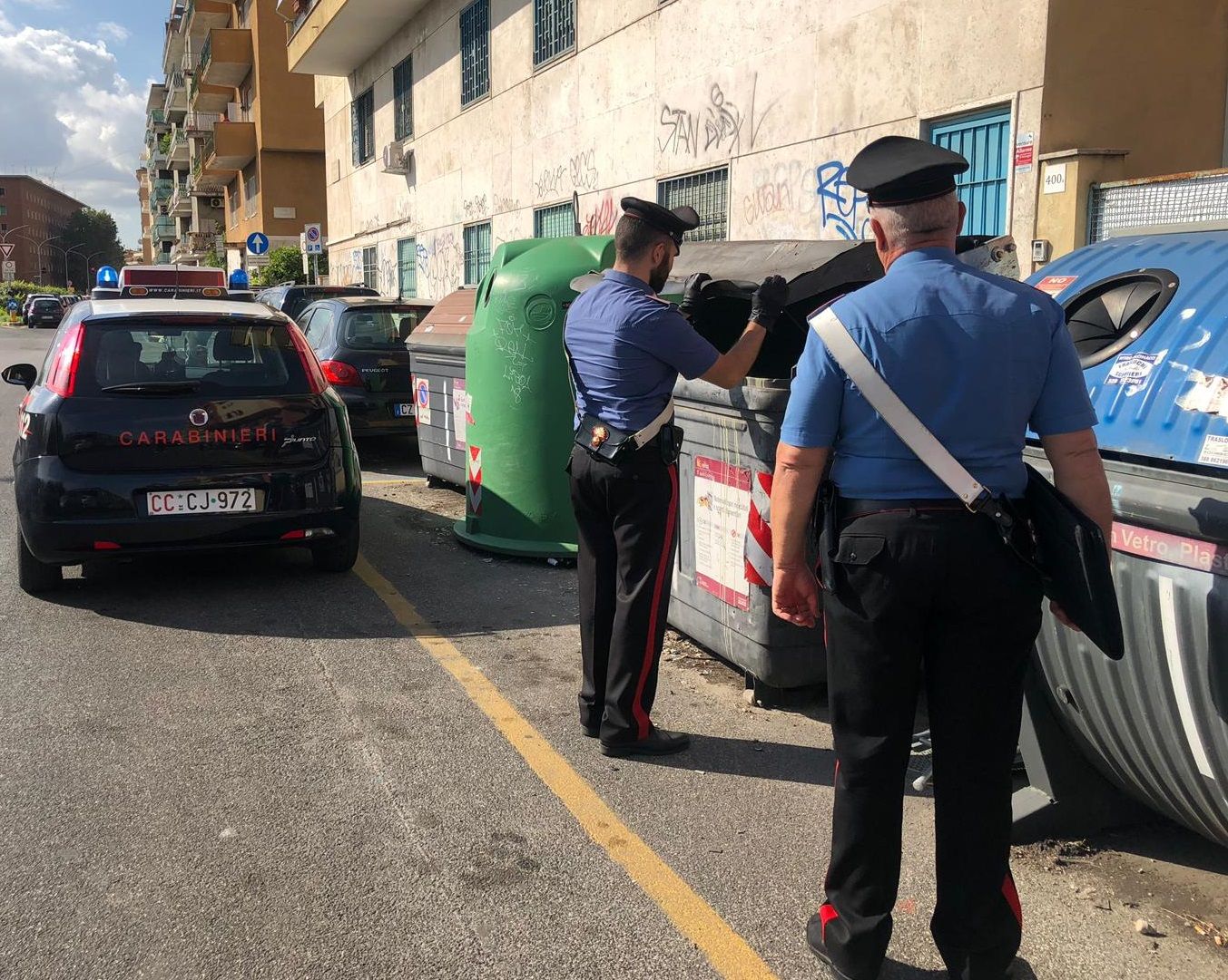 carabinieri incendio Roma quadraro