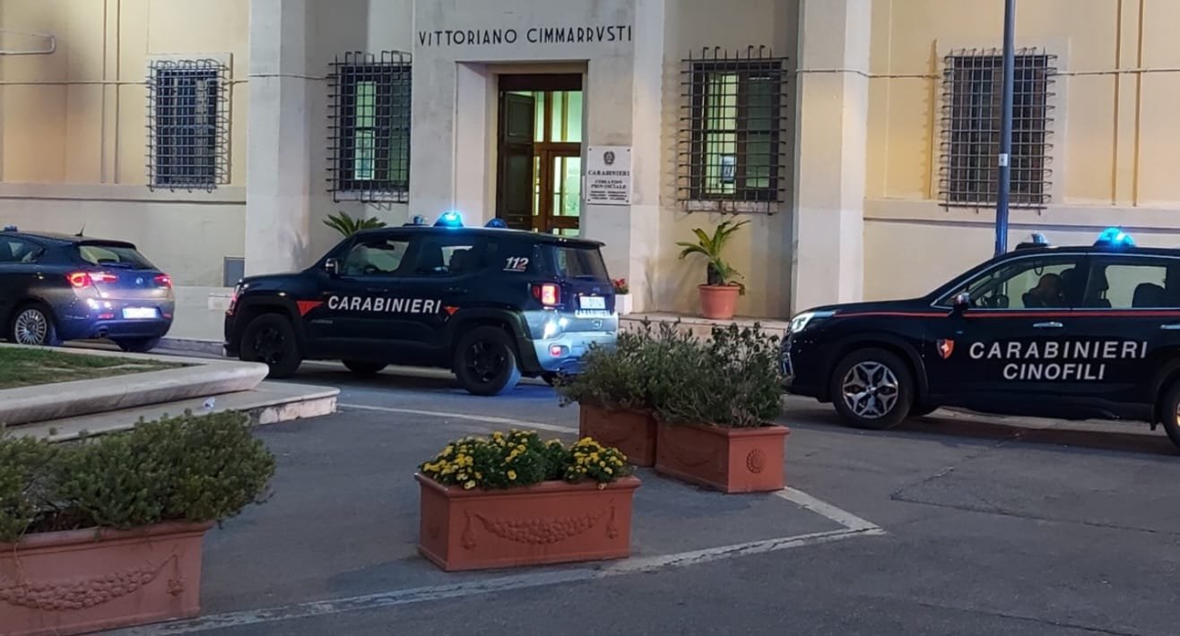 I Carabinieri durante l'operazione di stamattina tra Roma e Latina