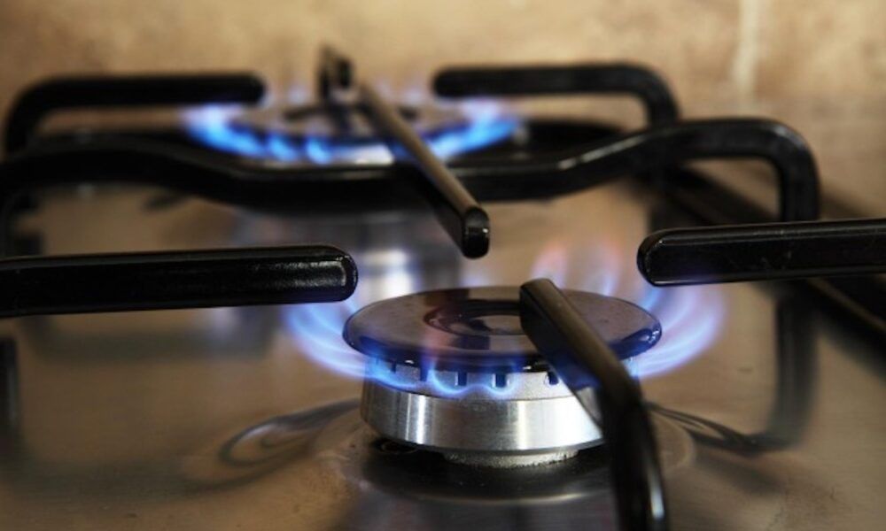 Bollette Gas, Giorgetti: “Da febbraio le bollette caleranno del 40%”