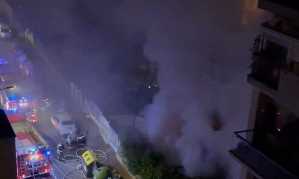 Incendio in via Seneca a Roma