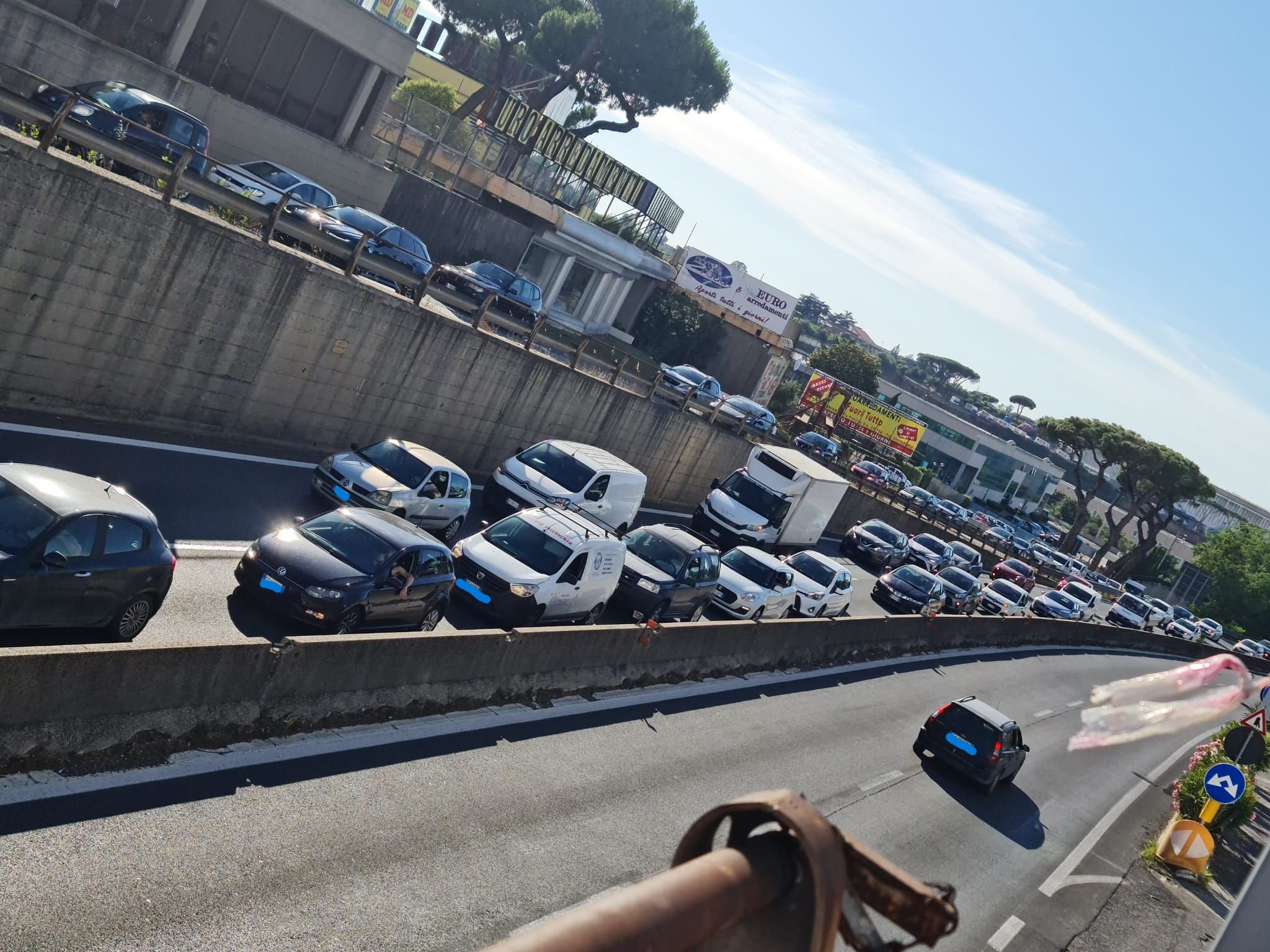 Traffico altezza di Pomezia sulla Pontina per l'incidente