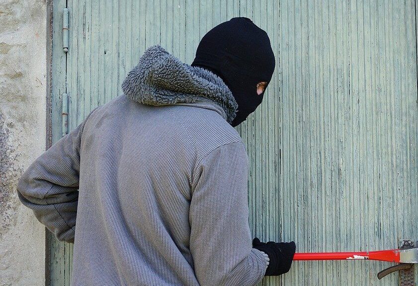 Ladri in azione nei supermercati