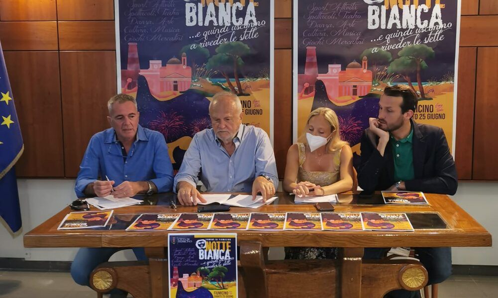 Il Sindaco di Fiumicino che presenta il programma della notte bianca