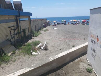 Spiaggia Ostia non accessibile a chi ha difficoltà motorie