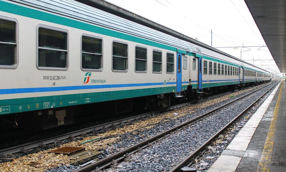 Treno regionale,